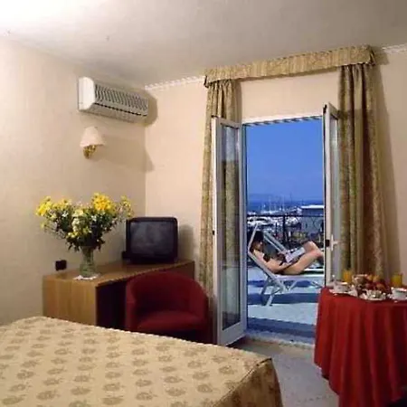 Stella فندق 3*
