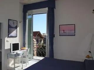Stella فندق