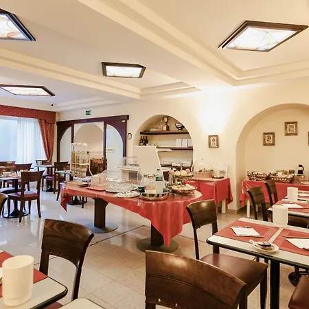 Stella Hotel 3*